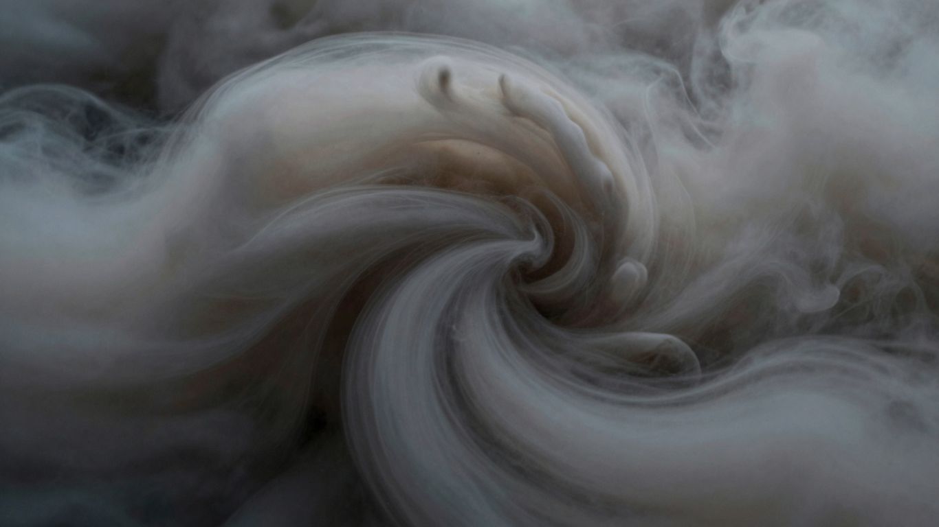 Dichte Dampfwolken in Bewegung